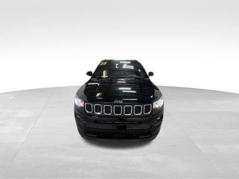 Certified 2025 Jeep Compass Latitude AWD/4WD image 5