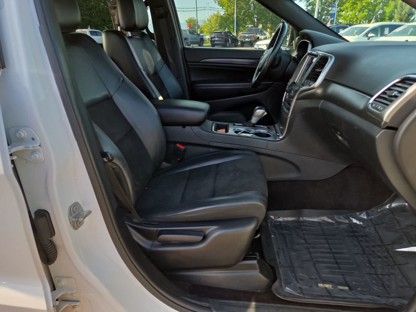 Used 2018 Jeep Grand Cherokee Altitude AWD/4WD image 22