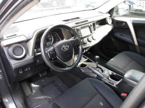 Used 2015 Toyota RAV4 LE AWD/4WD image 9