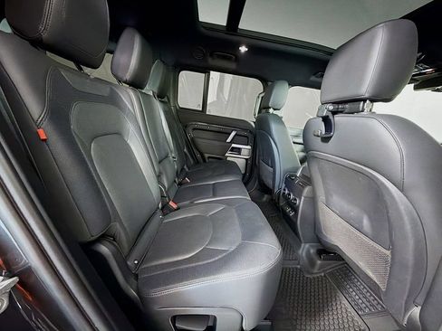 Used 2023 Land Rover Defender 130 X-Dynamic SE AWD/4WD image 27