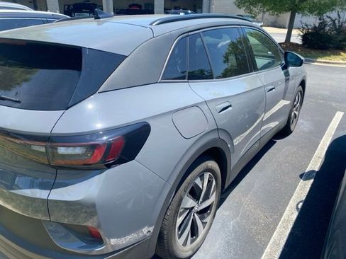 Used 2023 Volkswagen ID.4 2WD image 4