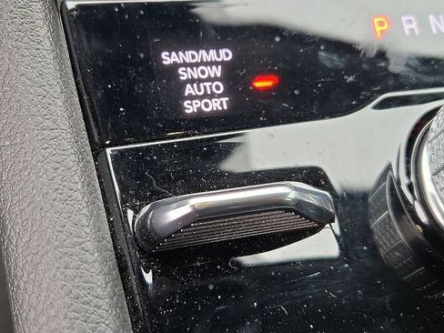 Used 2023 Jeep Grand Cherokee Limited w/ Black Appearance Package image 23