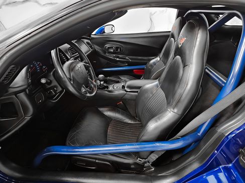 Used 2004 Chevrolet Corvette Z06 w/ Z06 Preferred Equipment Group RWD image 19