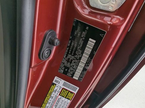 Used 2020 Toyota Sienna XLE w/ XLE Navigation Package FWD image 27