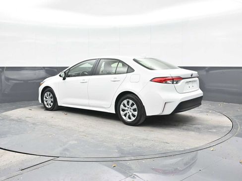 Used 2024 Toyota Corolla LE image 2