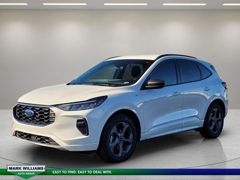 Used 2024 Ford Escape ST-Line w/ Tech Pack #1 FWD image 8