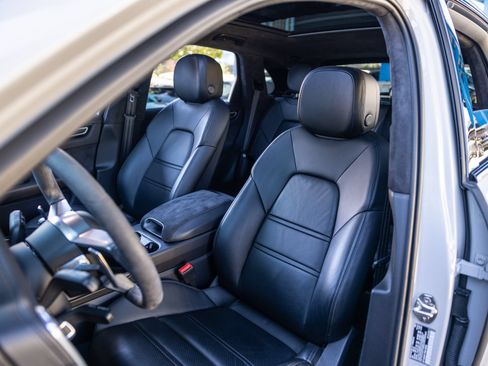 Certified 2023 Porsche Cayenne GTS AWD/4WD image 5