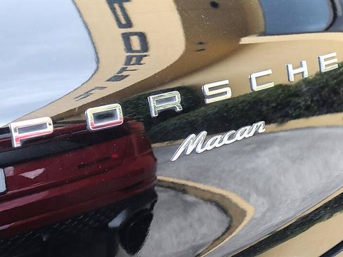 Used 2018 Porsche Macan AWD/4WD image 54