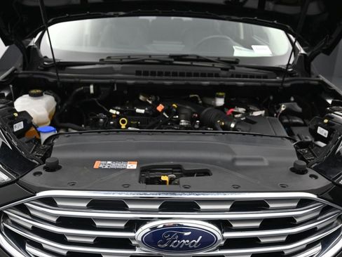 Used 2024 Ford Edge Titanium image 27