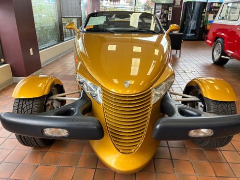 Used 2002 Chrysler Prowler RWD image 5