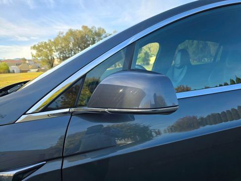 Used 2019 Tesla Model X Long Range image 9