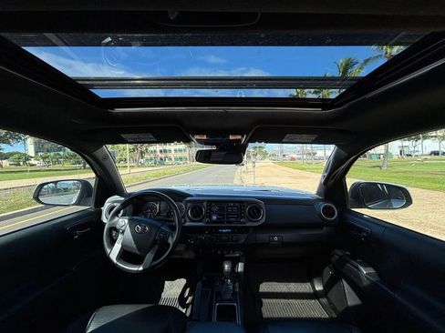 Used 2022 Toyota Tacoma TRD Off-Road image 12