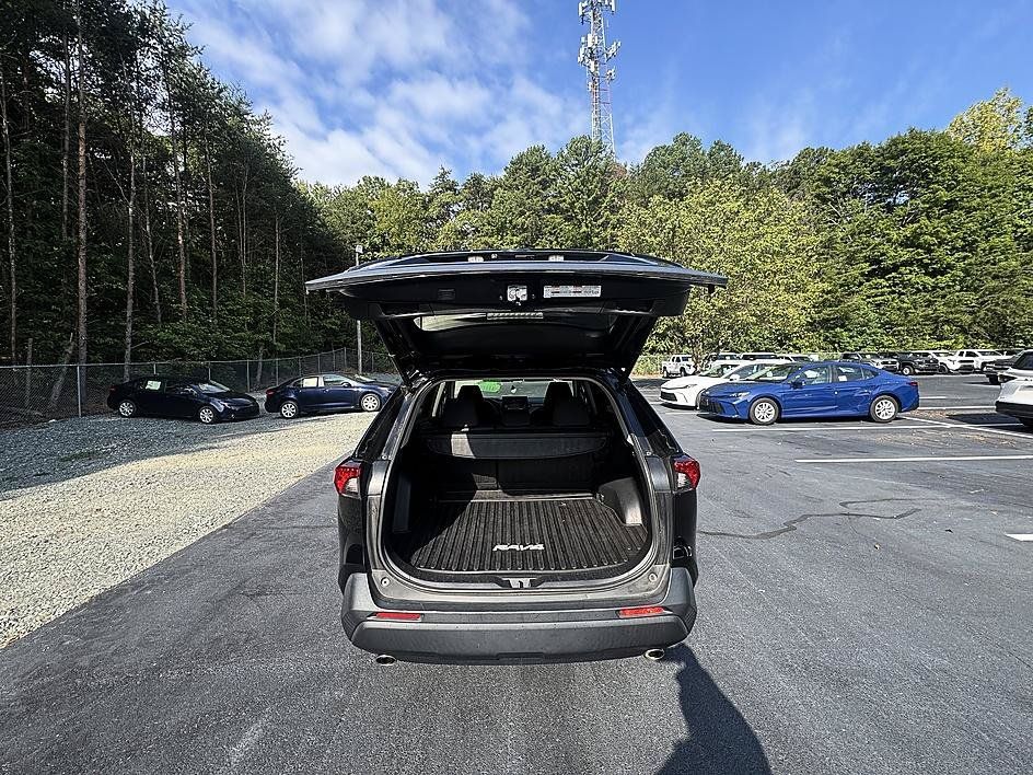 Used 2020 Toyota RAV4 XLE w/ Convenience Package AWD/4WD image 24