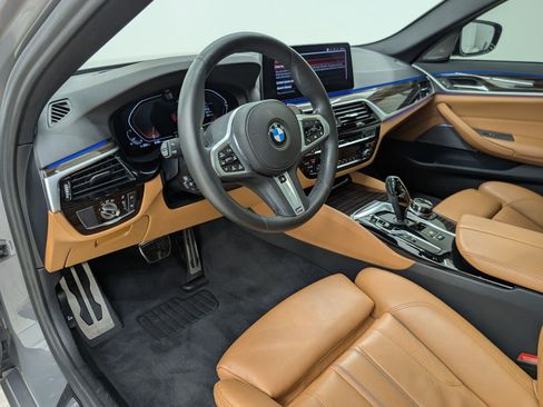 Used 2021 BMW 540i w/ Executive Package image 4
