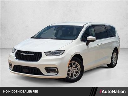 Used 2023 Chrysler Pacifica Touring-L