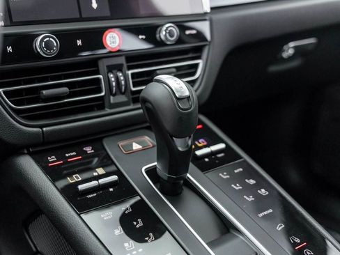 New 2026 Porsche Macan image 77