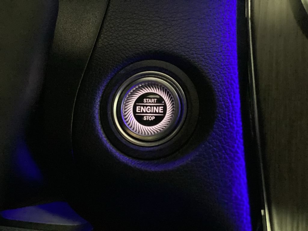 Used 2020 Mercedes-Benz GLC 300 image 21