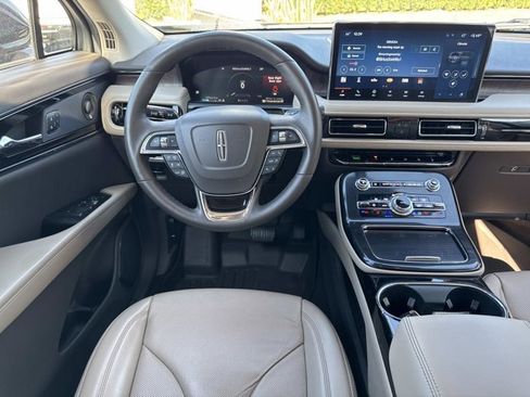 Used 2022 Lincoln Nautilus Reserve image 27