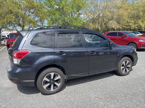 Used 2017 Subaru Forester 2.5i Premium image 3
