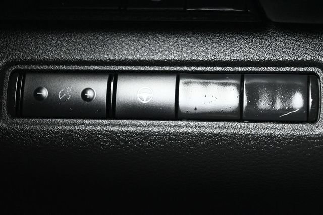 Used 2024 Nissan Pathfinder SV FWD image 27