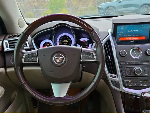 Used 2011 Cadillac SRX Luxury FWD image 7