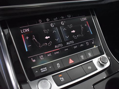 Used 2020 Audi Q8 Premium Plus w/ Premium Plus Package AWD/4WD image 15
