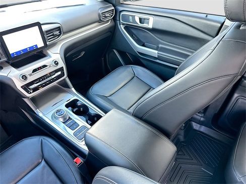 Used 2024 Ford Explorer XLT w/ Equipment Group 202A image 21