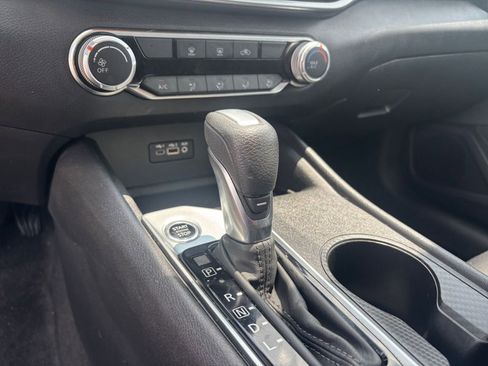 Used 2025 Nissan Altima 2.5 SV image 40