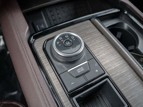 Used 2024 Ford Expedition Limited image 28