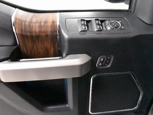 Used 2018 Ford F150 Lariat image 18