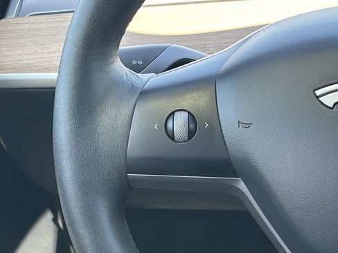 Used 2021 Tesla Model 3 Standard Range Plus image 17