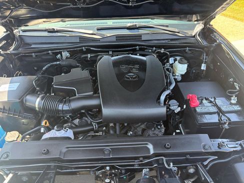 Used 2023 Toyota Tacoma SR AWD/4WD image 33