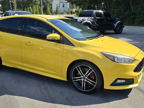 Used 2017 Ford Focus ST image 4