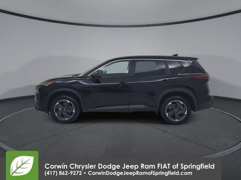 Used 2025 Nissan Rogue SV FWD image 9