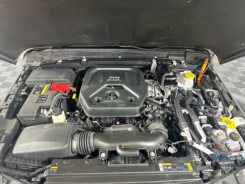 Used 2023 Jeep Wrangler Unlimited Sahara image 34