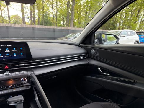 Used 2025 Hyundai Elantra SEL FWD image 35