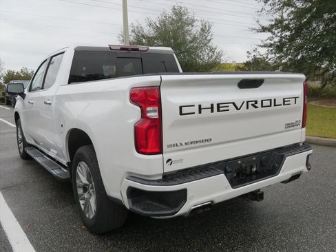 Used 2019 Chevrolet Silverado 1500 High Country w/ Technology Package image 3