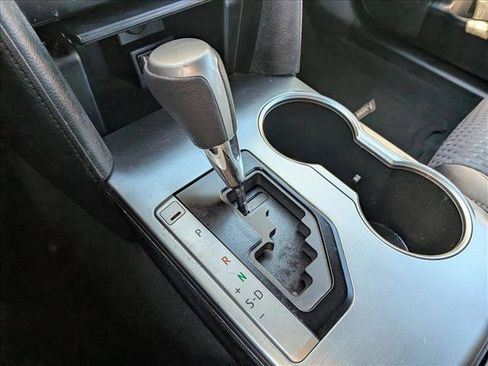 Used 2014 Toyota Camry SE image 15