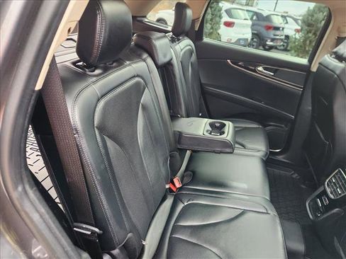 Used 2022 Lincoln Nautilus Reserve image 18