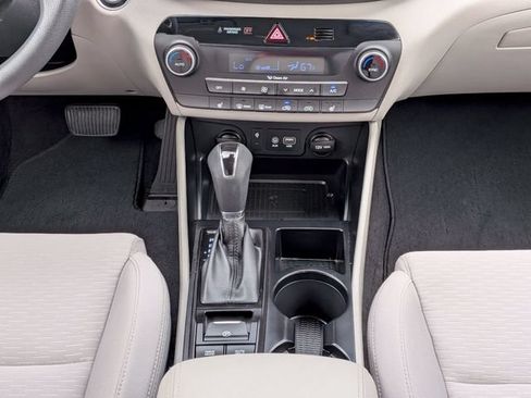 Used 2019 Hyundai Tucson Sport FWD image 18
