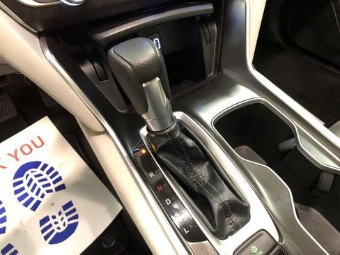 Used 2018 Honda Accord EX image 19