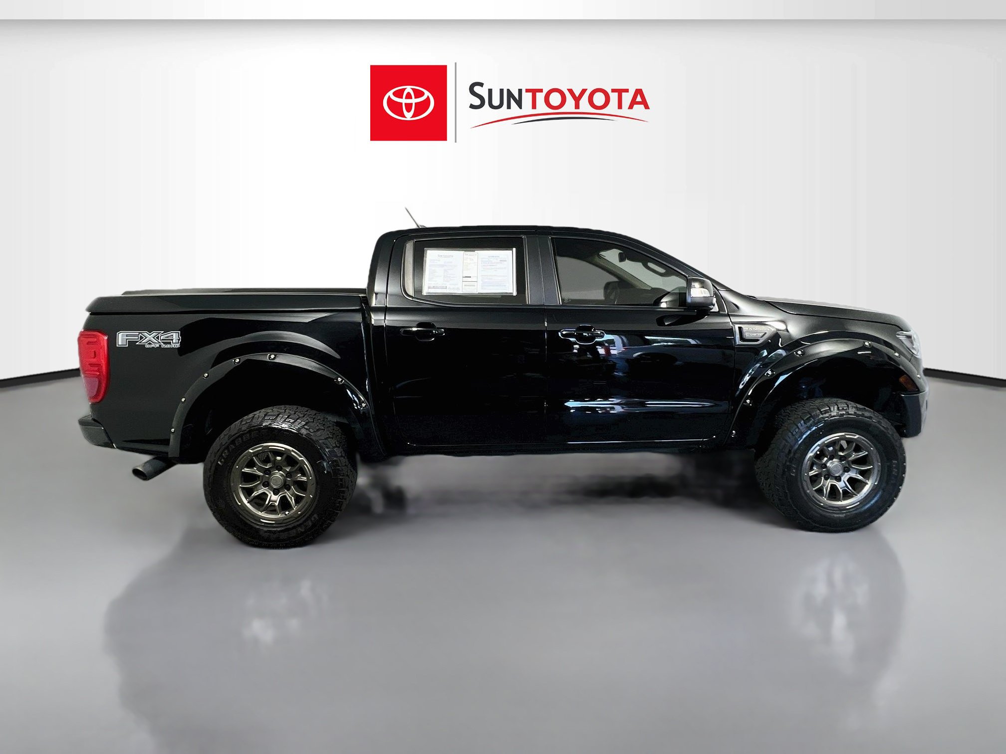 Used 2023 Ford Ranger Lariat w/ Tremor Off-Road Package AWD/4WD image 2