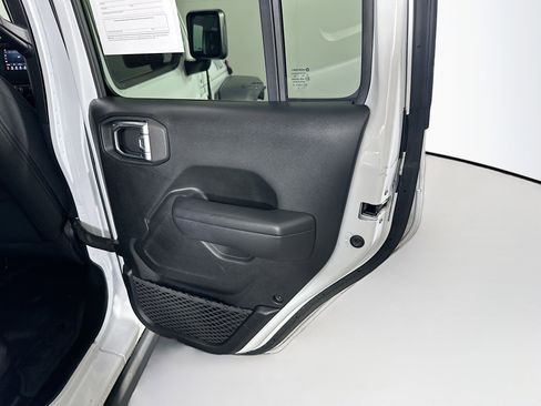 Used 2023 Jeep Wrangler Unlimited AWD/4WD image 27