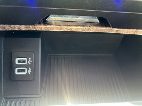 Used 2018 Ford F250 Lariat w/ Lariat Ultimate Package AWD/4WD image 40