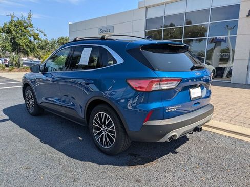 Used 2022 Ford Escape Titanium w/ Class II Trailer Tow Package FWD image 4