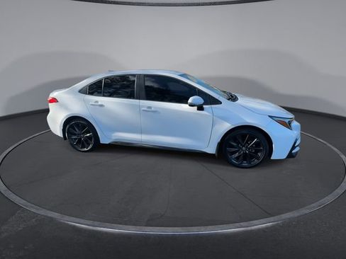 Used 2025 Toyota Corolla SE image 17