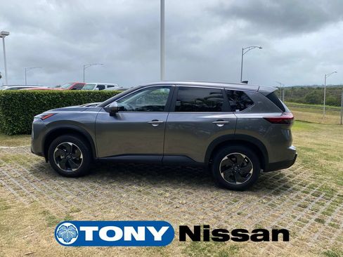 Used 2025 Nissan Rogue SV FWD image 4