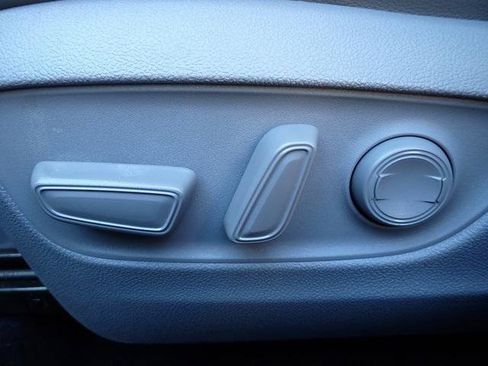 Certified 2022 Toyota Highlander XLE image 24