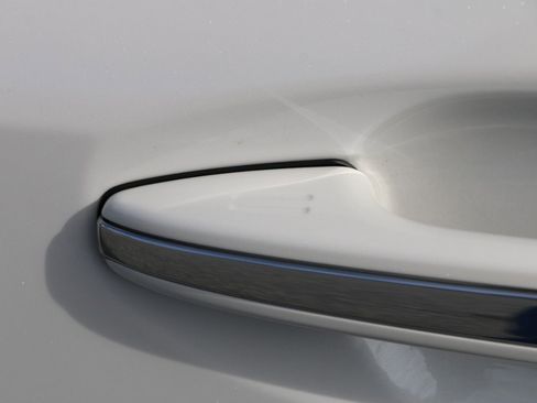 Used 2023 Subaru Outback Touring image 16