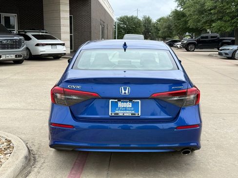 Used 2023 Honda Civic Sport image 4